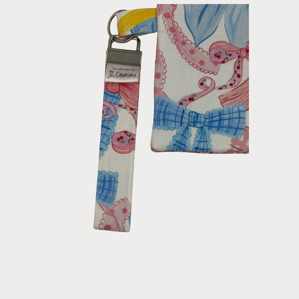 Wristlet Purse with attached Key Fob - Bows
